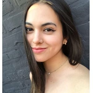 Meet your Posher, Manuela